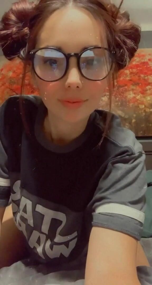 Can a geeky girl drop tittys just as good as anyone else?