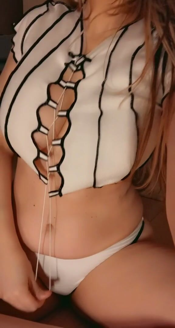 Let the beat… mmmm DROP  [34DDD]