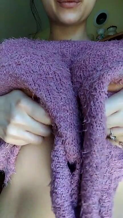 Comfy sweater Big Titty Drop !