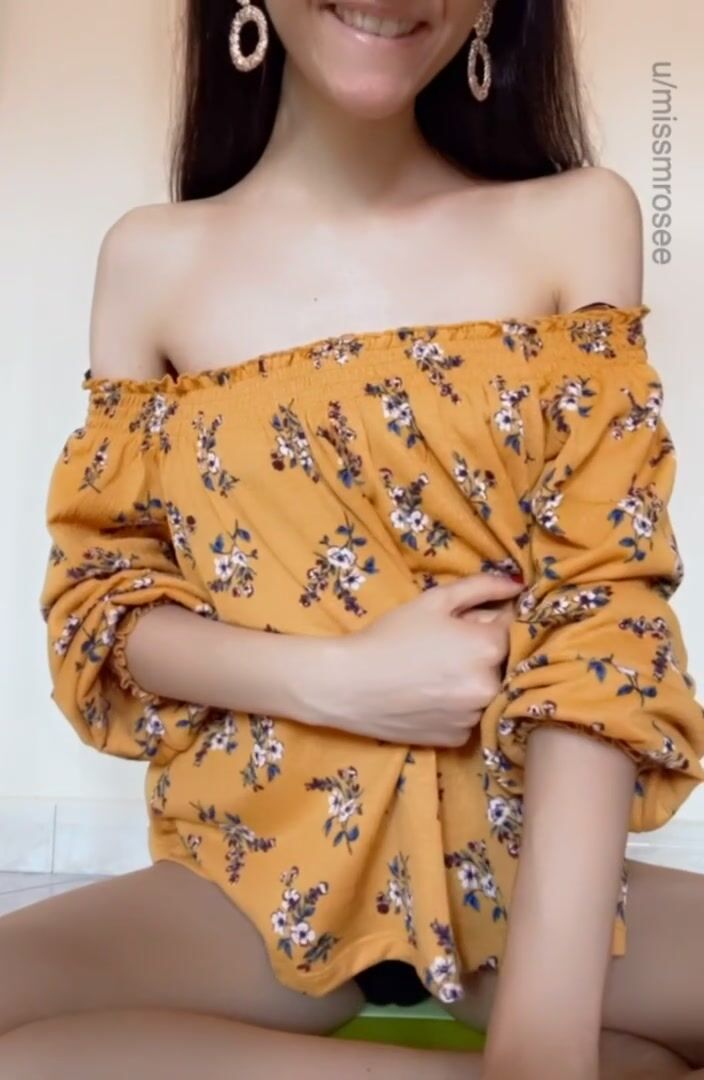 I’ll be very horny if even just one guy likes my small reveal and wants to fuck me
