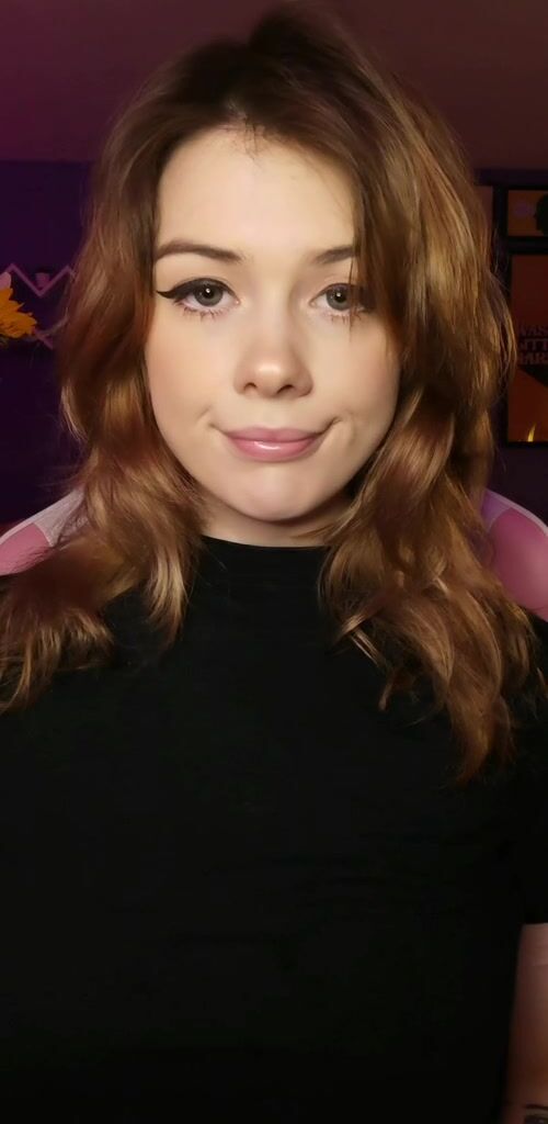 Hey boys! monday morning titty drop for you ????