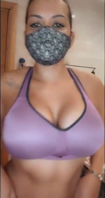 I’ve waited to turn 40 to show my body on internet ????????‍♀️ I hope it was worth the wait ????????‍♀️