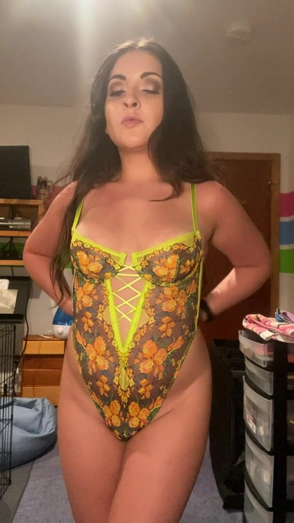 Pretty lingerie tit reveal