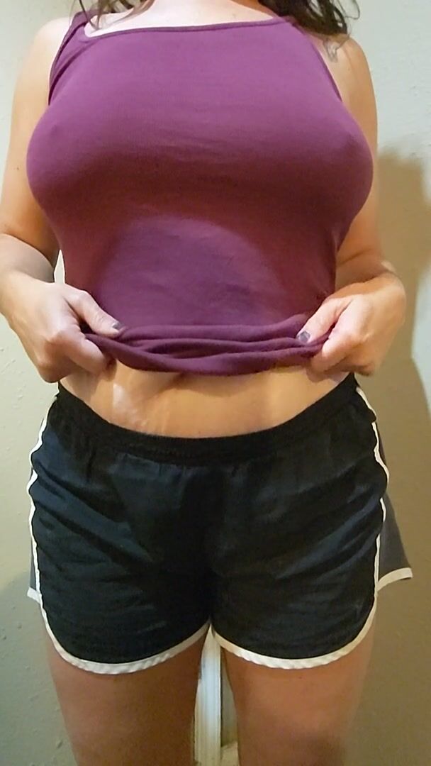 Hotwife titty