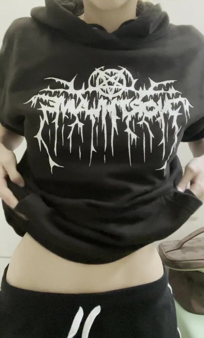 Metalhead titty drop