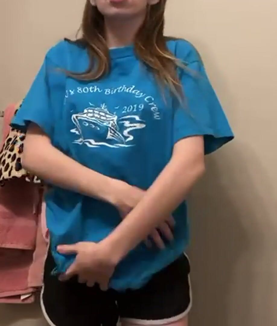 Do you like how my titties pop