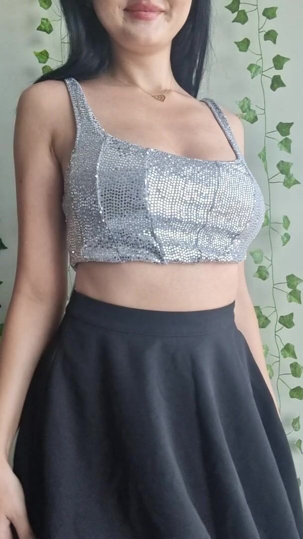 Do you like boobs with alot of jiggle and bounce? Drop