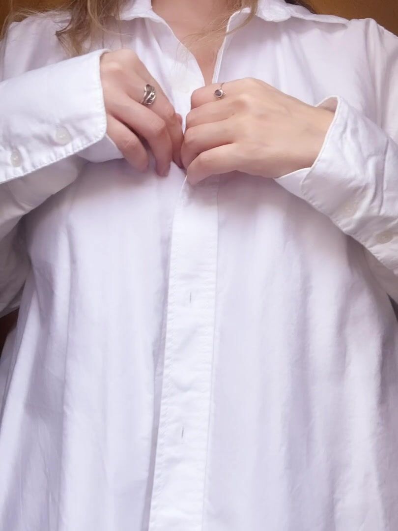 Do you like big British tits? (reveal)