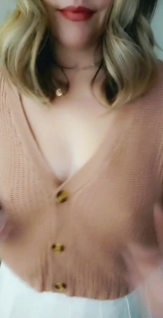 A sweet little cardigan reveal