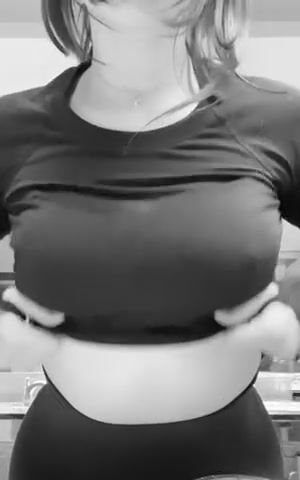 Do y’all like when i drop my titties for you?