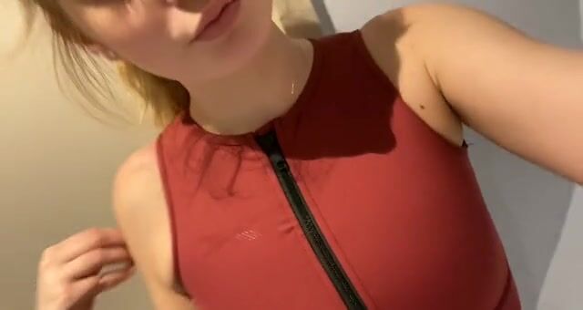 A quick gym boob drop