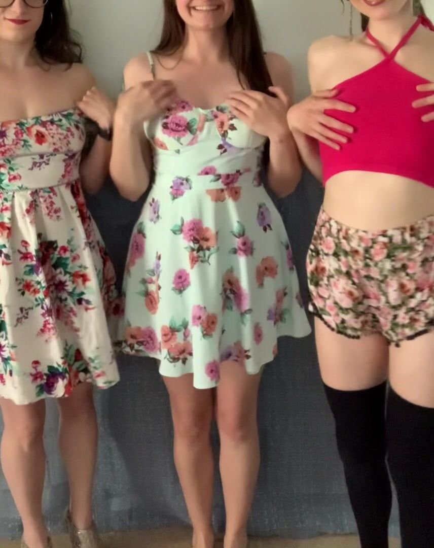 Do small titties get noticed here too? ♥️♥️♥️ (Reveal)
