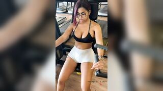 Titty Drop: I love to show my boobs on the gym #3