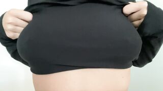 I love to show my titts
