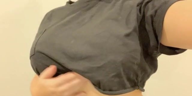 How's this perky titty reveal? [OC[