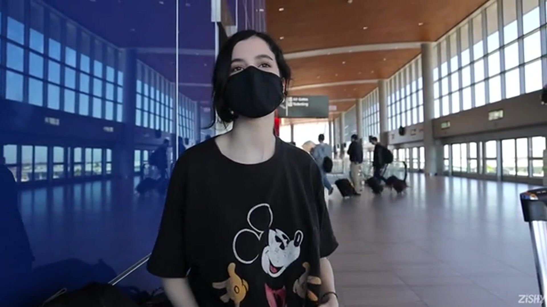 Juicy Teen Airport Drop