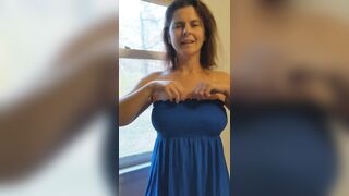 Average top drop for average mom nextdoor boobs