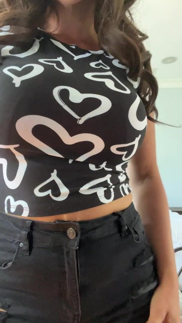 34 DD MILF boobs