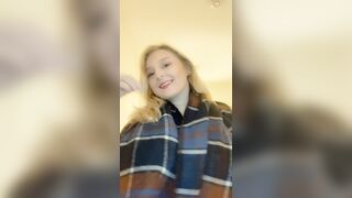 Giving up the warm scarf for a reveal ????