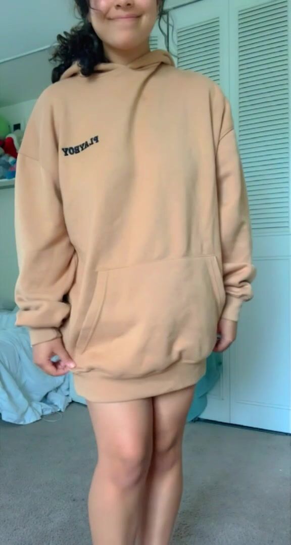 Double take in an oversized sweatshirt