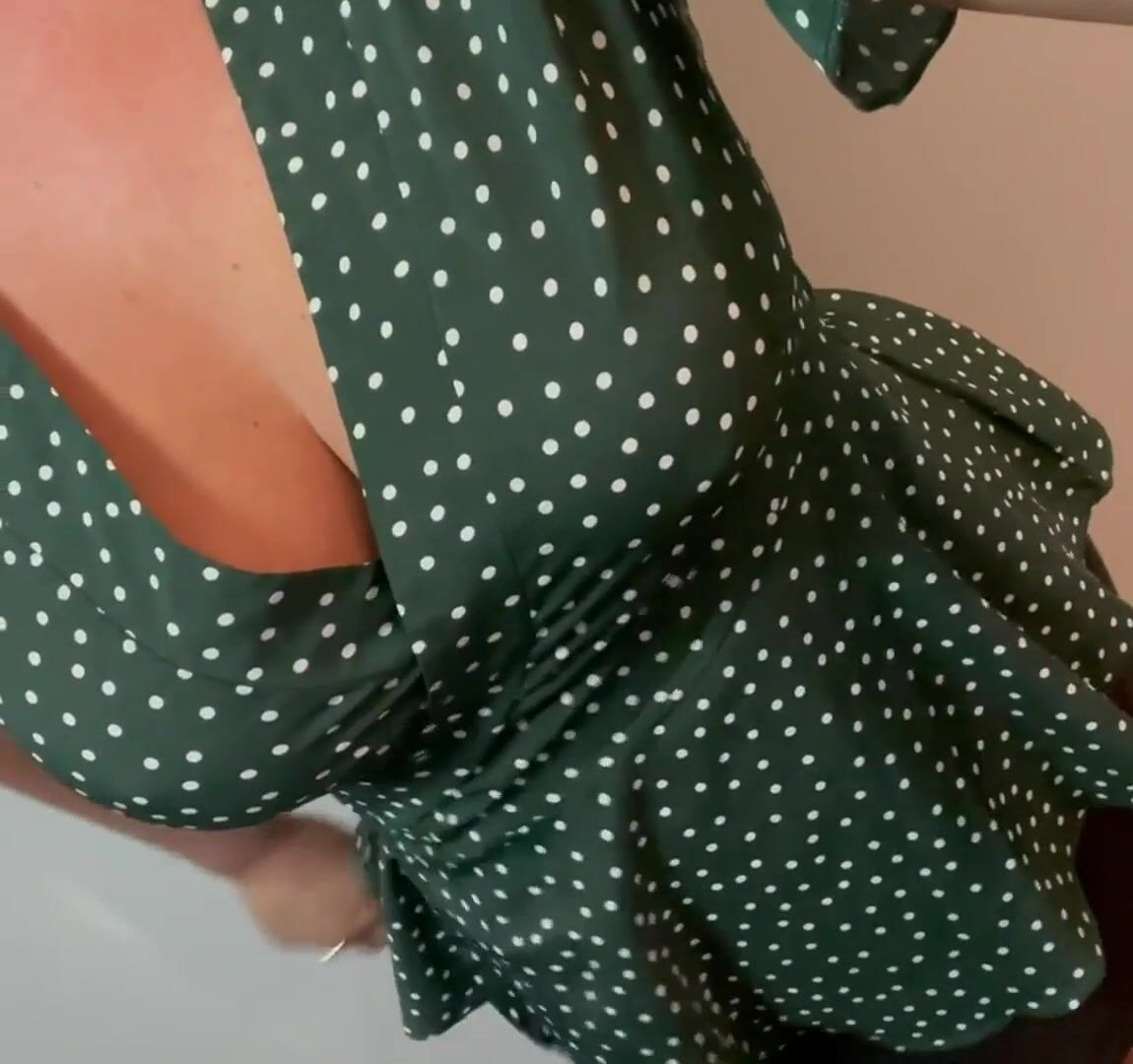 Anyone here wanna help a 37yo wifey undress after a hard day at work? ????????