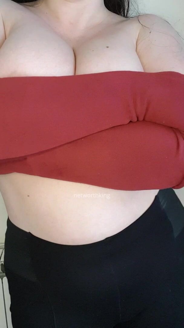 Wanna play with my natural DDD's? Cause they sure wanna drop & play on you :)