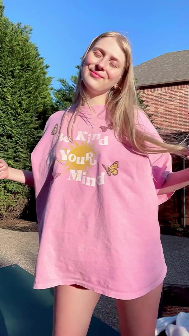 baggy shirt drops are the best ????