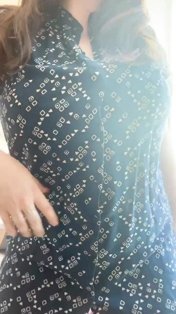 Did I make eye contact with my neighbour while filming this drop? Yes. Am I hoping he knocks on my door tonight? Also yes!