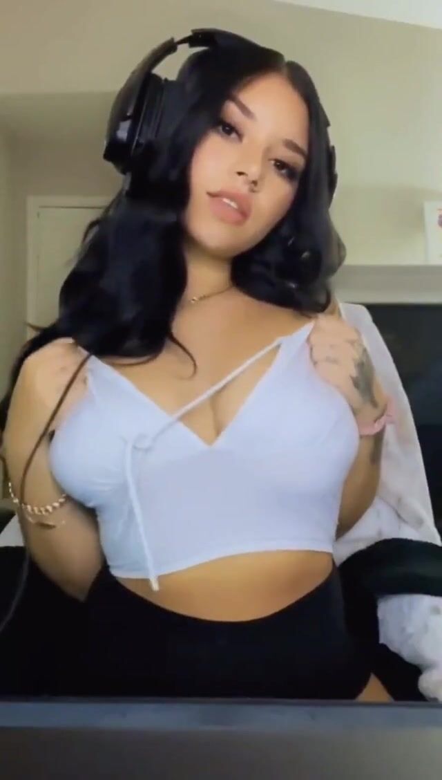 Anyone like gamer girls?