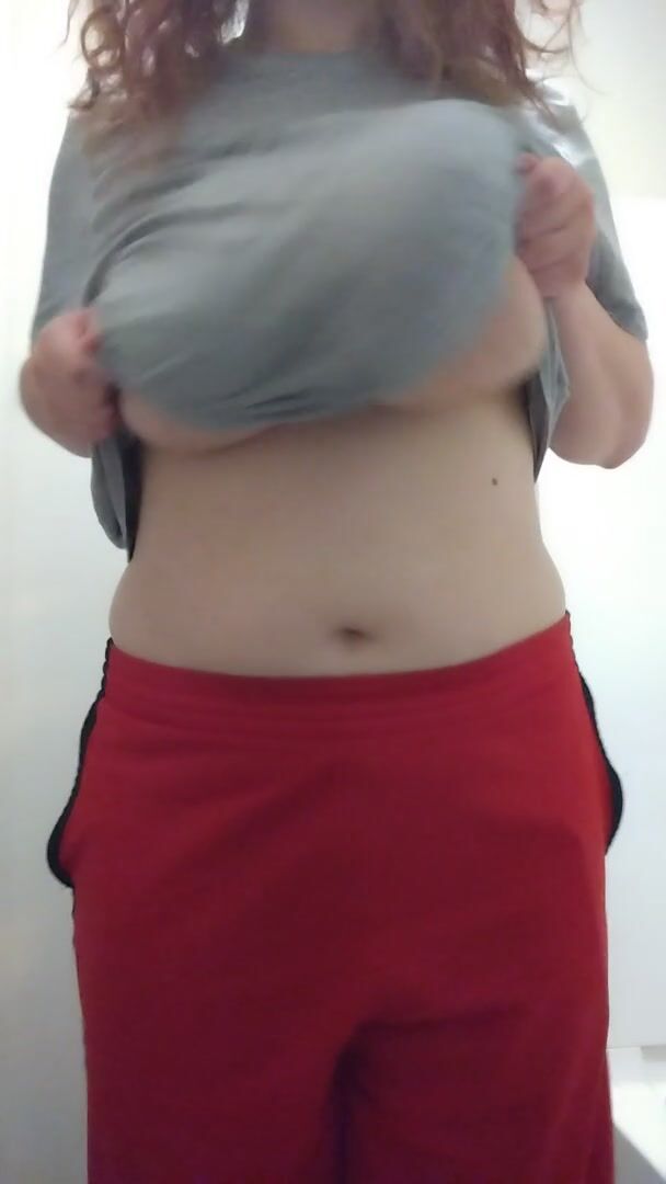 40H Stuck at home because of the ice and snow storm. Who would like to keep me company?