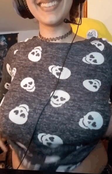 They pop right out~♡ Ouchy~♡ ????????????????