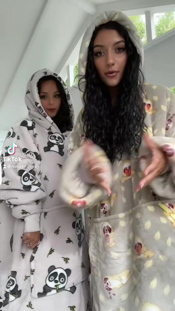 Reddit’s favourite teens at your service ;) (reveal)