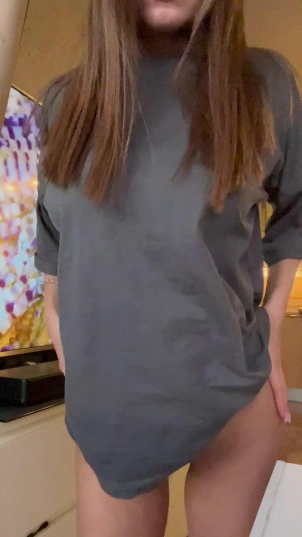 my roomie was on sofa and even didn’t see how I made this video????