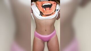 Watch my titties jiggle