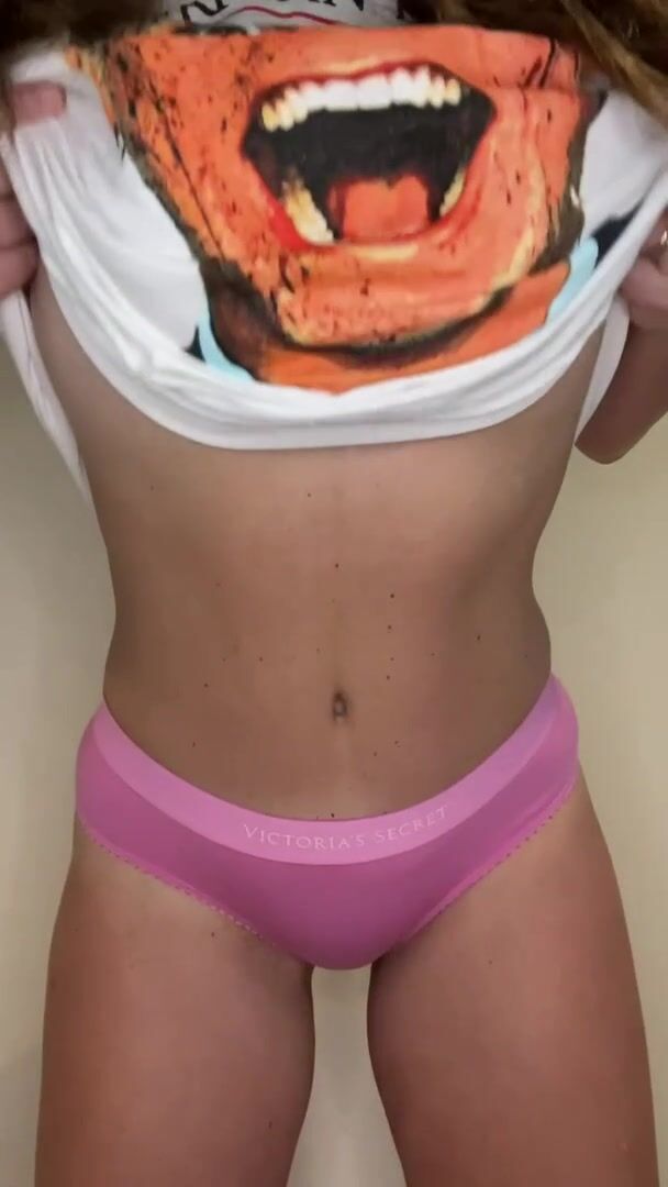 Watch my titties jiggle
