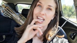 I reveal my tits in the car