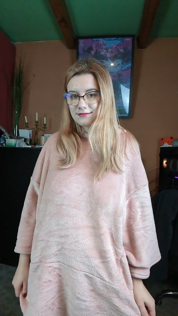 Drop in my special 'stay home' outfit :3