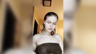 titty drop after my shower for you ????