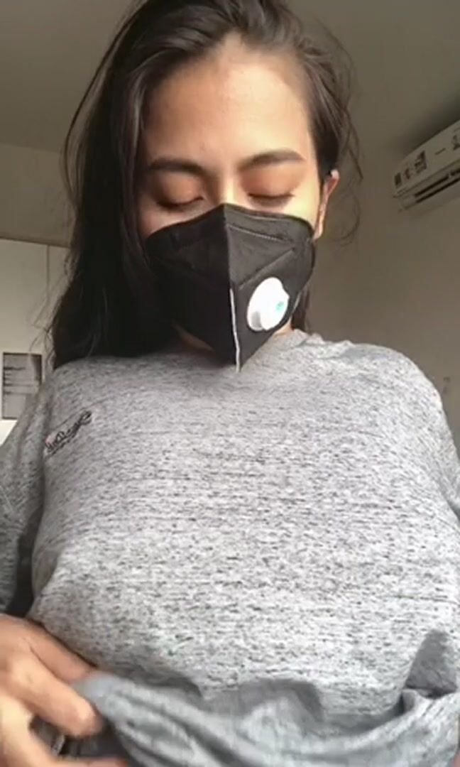 Weekend titty drop while neighbors watch