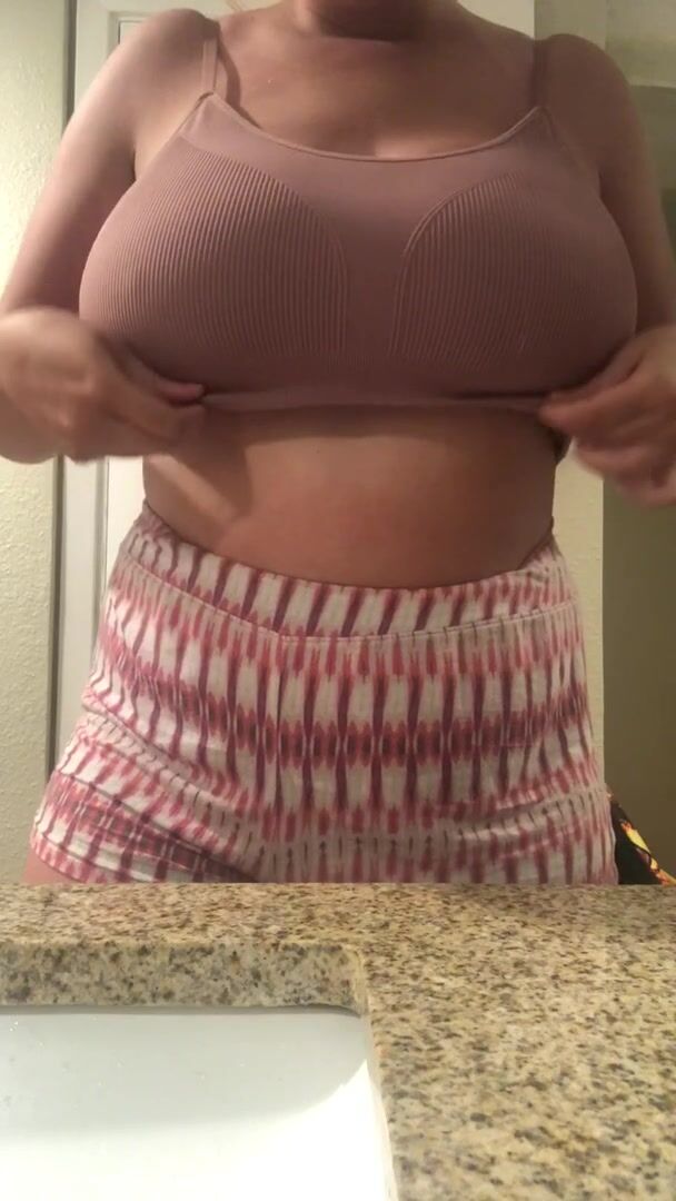 First titty drop! Let me know what you think
